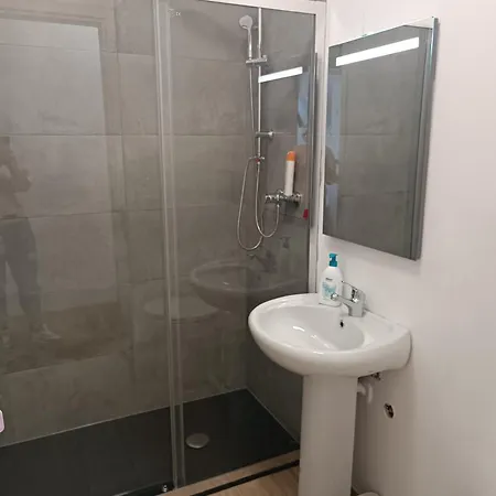 Belvedere Affitta Con Bagno Privato アパート *